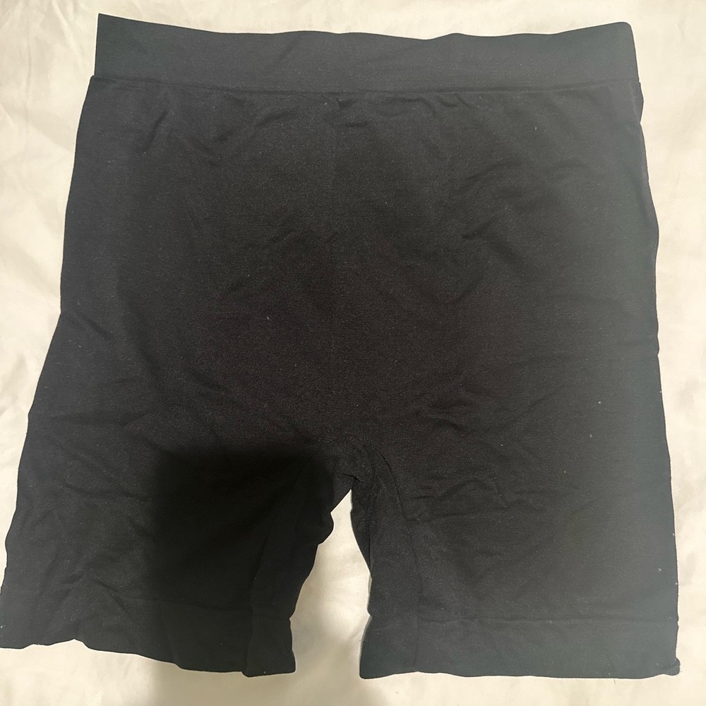 Skinnygirl Women's Mid-Length Seamless Slip Shorts